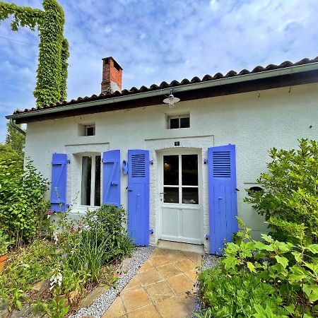 Champs Chevrier Villa Mezieres-sur-Issoire Exterior photo